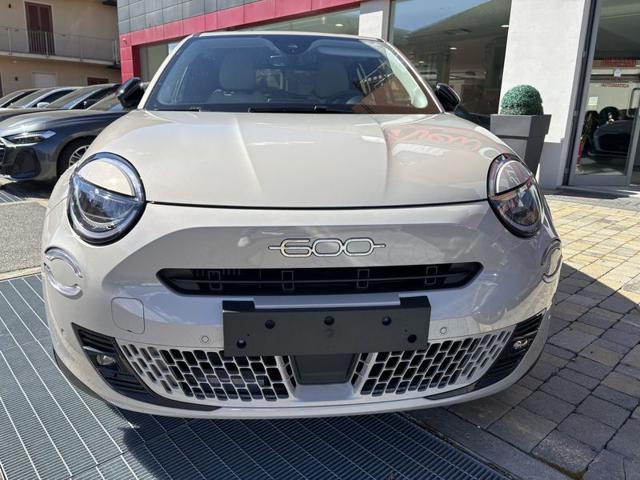 Fiat 600 Hybrid 110 CV DCT MHEV La Prima LED-CAM-18" - foto 2 di 4