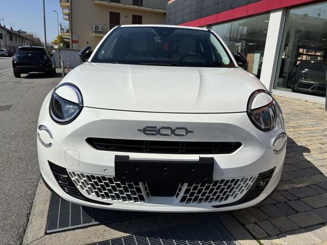 Fiat 600 Hybrid 110 CV DCT MHEV La Prima LED-CAM-18" usato a ALBA