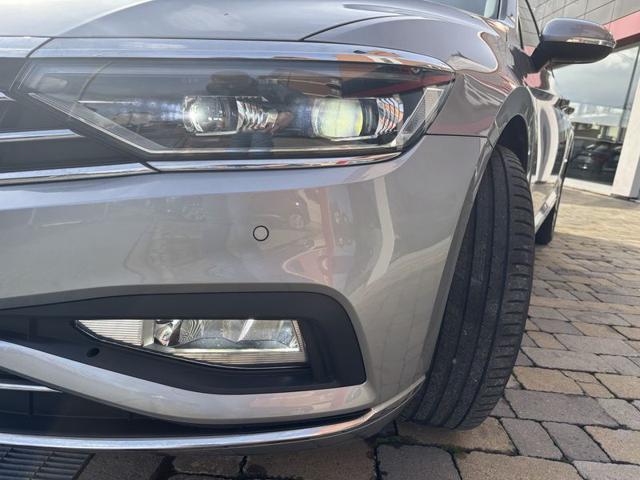 Volkswagen Passat Variant 2.0 TDI SCR 122 CV EVO DSG Business NAVI-FULL LED usato a ALBA