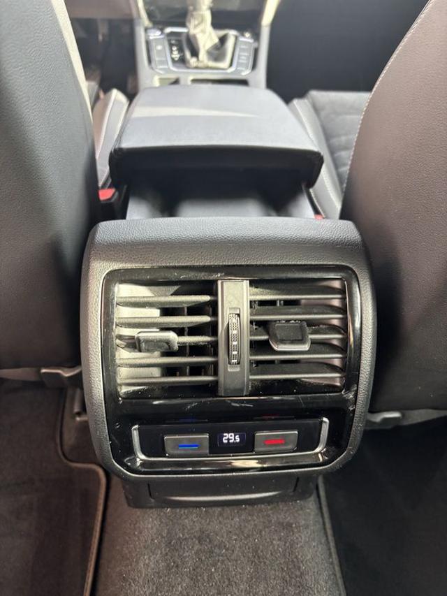 Volkswagen Passat Variant 2.0 TDI SCR 122 CV EVO DSG Business NAVI-FULL LED, del 2020, 51.065 km, in vendita a Alba (CN)