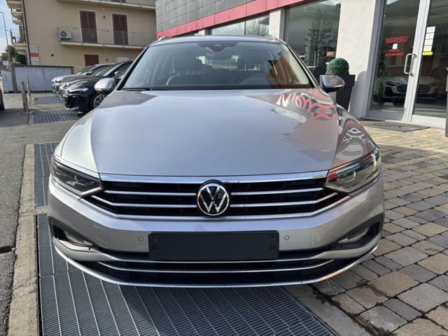 Volkswagen Passat Variant 2.0 TDI SCR 122 CV EVO DSG Business NAVI-FULL LED usato a ALBA