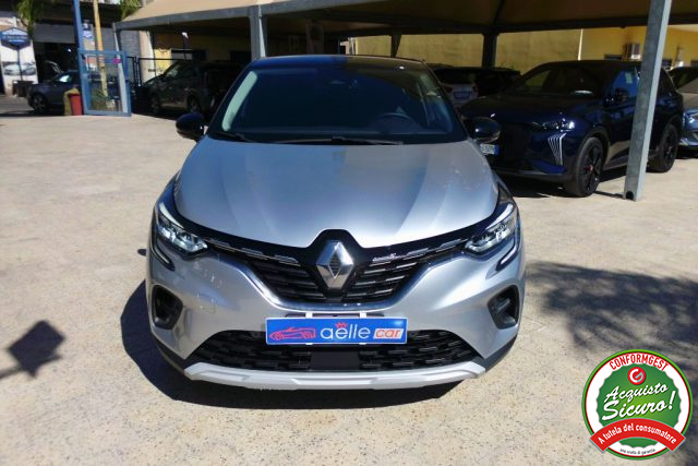 Renault Captur Full Hybrid E-Tech 145 CV Initiale Paris - foto 2 di 4