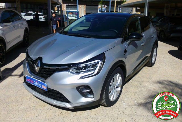 Renault Captur Full Hybrid E-Tech 145 CV Initiale Paris - foto 3 di 4