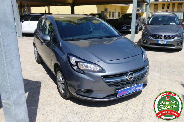 Opel Corsa 1.2 5 porte Cosmo, del 2015, 47.000 km, in vendita a Giarre (CT)