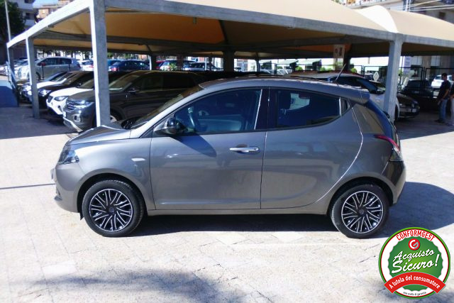 Lancia Ypsilon 1.0 FireFly 5 porte S&S Hybrid Gold - foto 4 di 4