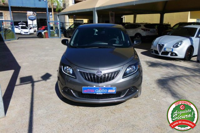 Lancia Ypsilon 1.0 FireFly 5 porte S&S Hybrid Gold - foto 2 di 4