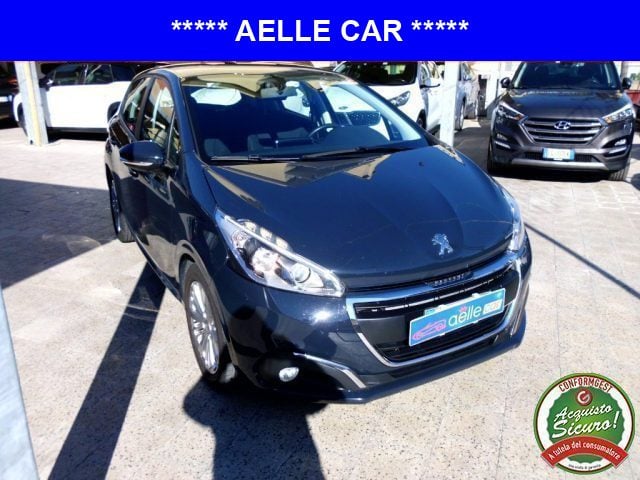 Peugeot 208 BlueHDi 75 5 porte Allure, del 2016, 105.000 km, in vendita a Giarre (CT)