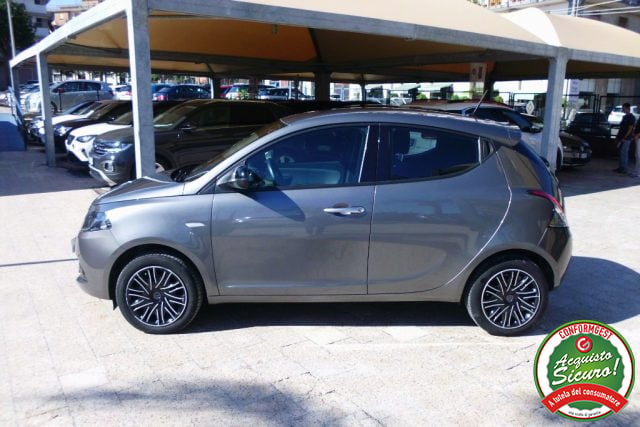 Lancia Ypsilon 1.0 FireFly 5 porte S&S Hybrid Gold - foto 4 di 4