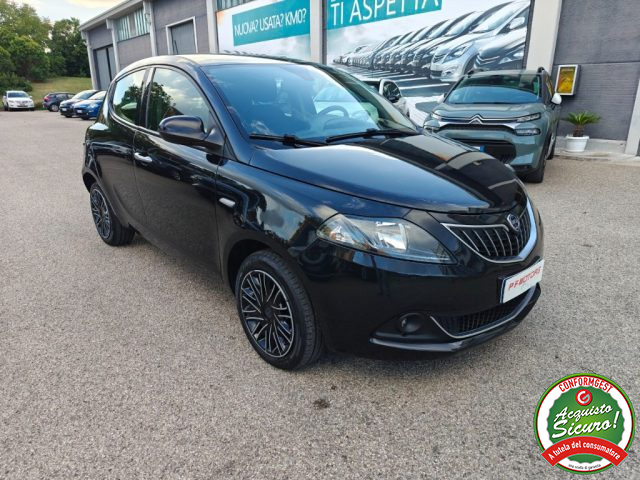 Lancia Ypsilon 1.0 FireFly 5 porte S&S Hybrid Gold - foto 3 di 18
