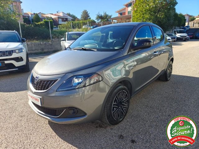 Lancia Ypsilon 1.0 FireFly 5 porte S&S Hybrid Ecochic Gold - foto 2 di 4