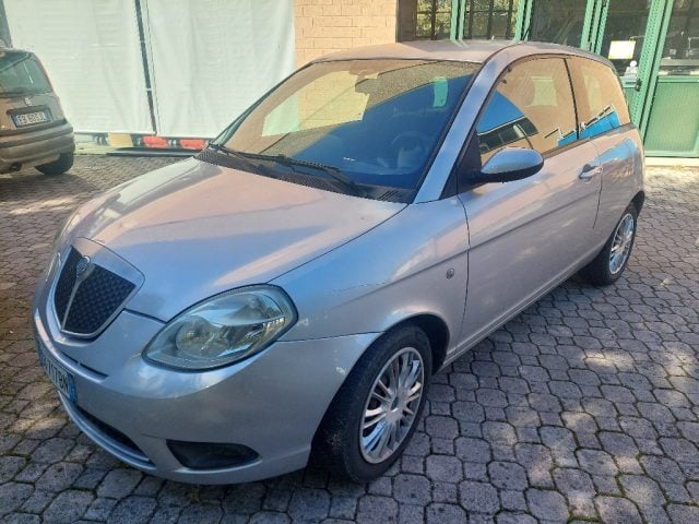 Lancia Ypsilon 1.4 Argento Ecochic GPL, del 2009, 200.000 km, in vendita a Bagnolo In Piano (RE)