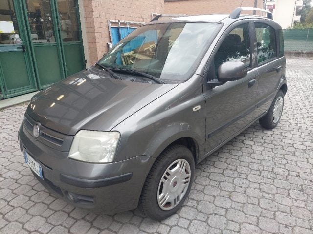 Fiat Panda 1.2 Dynamic Natural Power, del 2010, 150.000 km, in vendita a Bagnolo In Piano (RE)
