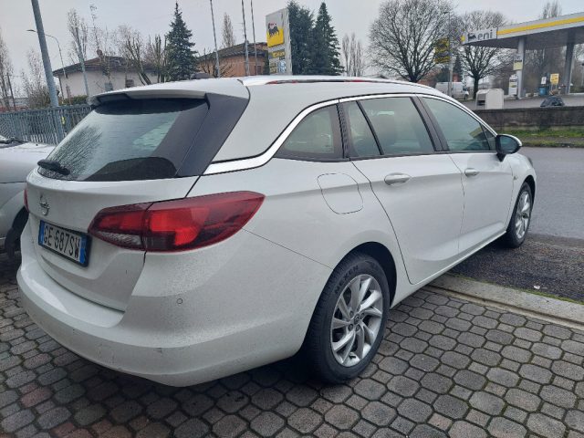 Opel Astra 1.5 CDTI 105 CV S&S Sports Tourer Business Eleganc, del 2021, 155.000 km, in vendita a Bagnolo In Piano (RE)