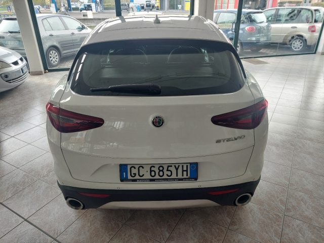 Alfa Romeo Stelvio 2.2 Turbodiesel 160 CV AT8 RWD Business, del 2020, 160.000 km, in vendita a Bagnolo In Piano (RE)
