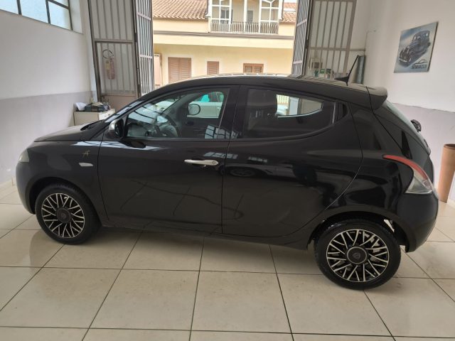 Lancia Ypsilon 1.0 FireFly 5 porte S&S Hybrid Alberta Ferretti - foto 3 di 4