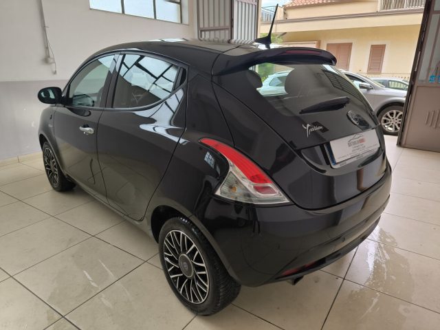 Lancia Ypsilon 1.0 FireFly 5 porte S&S Hybrid Alberta Ferretti - foto 4 di 4