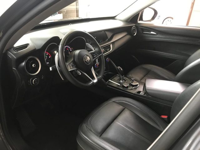 Alfa Romeo Stelvio 2.2 Turbodiesel 210 CV AT8 Q4 Business - foto 4 di 4