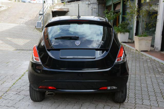 Lancia Ypsilon 1.0 FireFly 5 porte S&S Hybrid Gold - foto 4 di 4