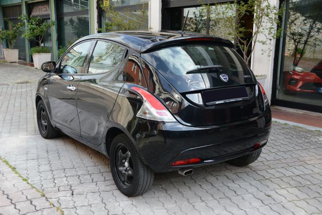 Lancia Ypsilon 1.0 FireFly 5 porte S&S Hybrid Gold - foto 3 di 4