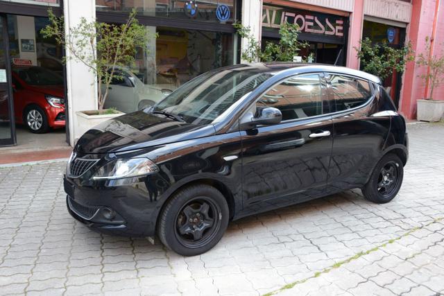 Lancia Ypsilon 1.0 FireFly 5 porte S&S Hybrid Gold usato a ATRIPALDA