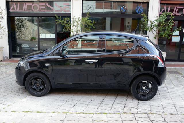 Lancia Ypsilon 1.0 FireFly 5 porte S&S Hybrid Gold - foto 2 di 4