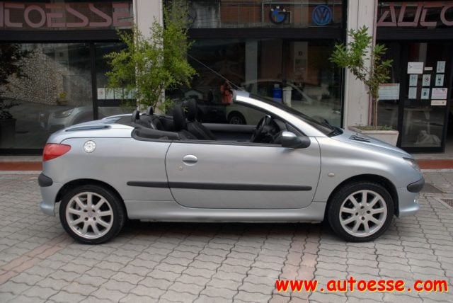 Peugeot 206 2.0 16V CC CABRIO, del 2001, 124.000 km, in vendita a Atripalda (AV)