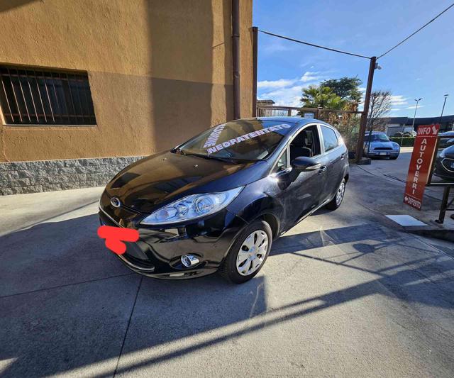 Ford Fiesta 1.2 82 CV 5 porte Titanium NEOPATENTATI OK ! - foto 3 di 4