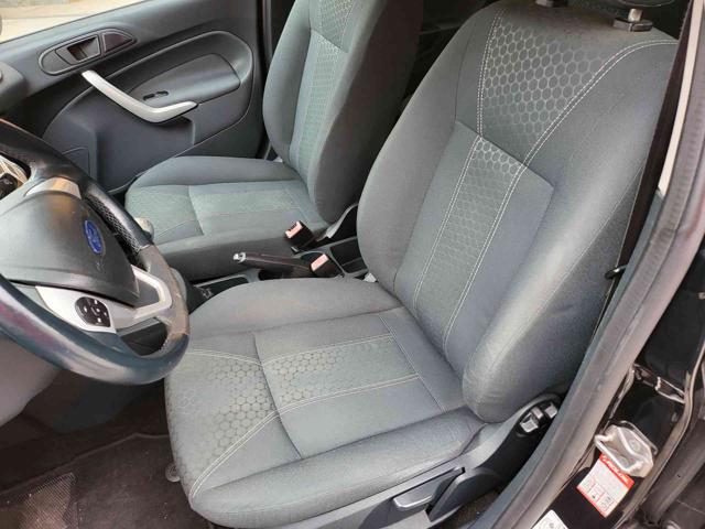 Ford Fiesta 1.2 82 CV 5 porte Titanium NEOPATENTATI OK ! usato a COMO