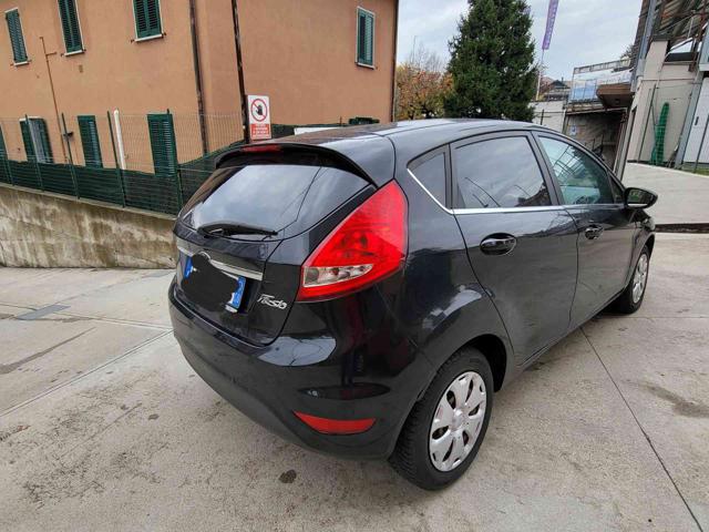 Ford Fiesta 1.2 82 CV 5 porte Titanium NEOPATENTATI OK !, del 2010, 140.000 km, in vendita a Como (CO)