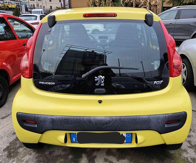 Peugeot 107 1.0 68CV 5p. Urban Move NEOPATENTATI OOOK, del 2012, 107.000 km, in vendita a Como (CO)