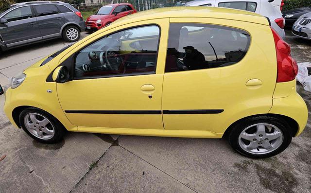 Peugeot 107 1.0 68CV 5p. Urban Move NEOPATENTATI OOOK, del 2012, 107.000 km, in vendita a Como (CO)