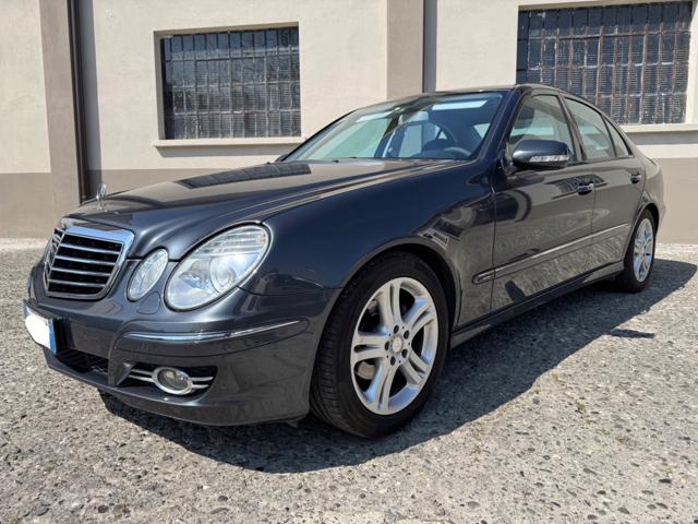 Mercedes-Benz E 300 Bluetec cat Elegance AUTOMATICA, del 2009, 199.999 km, in vendita a Piacenza (PC)