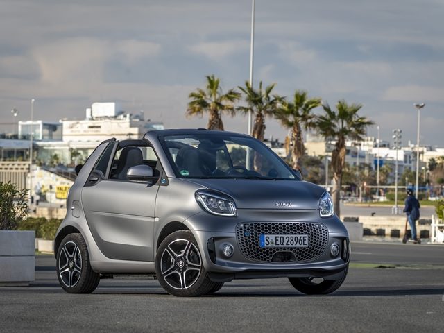smart forTwo EQ cabrio Passion 60 KW 82 CV usato a PIACENZA