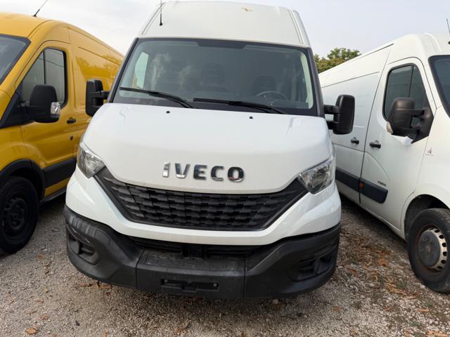 Iveco Daily 35S12V 2.3 HPT PM-SL-TA Furgone - foto 2 di 4
