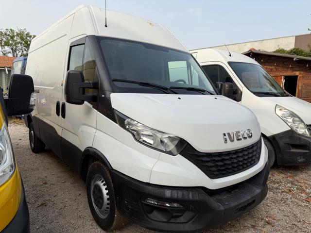 Iveco Daily 35S12V 2.3 HPT PM-SL-TA Furgone - foto 3 di 4