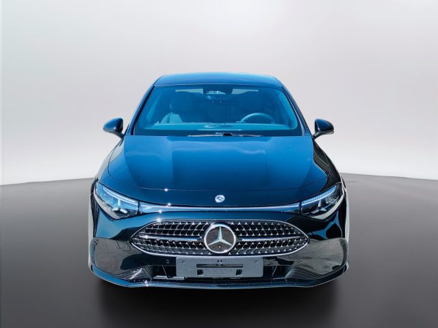 Mercedes-Benz CLA 200 - foto 2 di 4