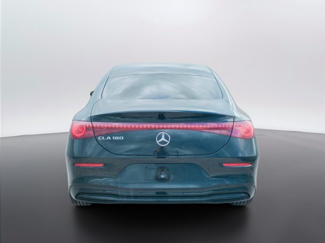 Mercedes-Benz CLA 180 - foto 4 di 4