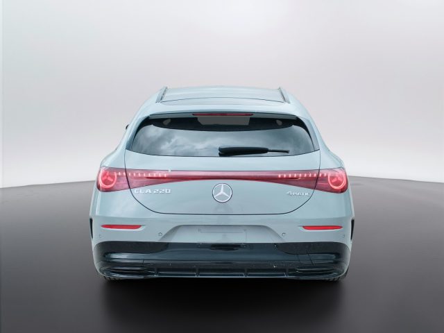 Mercedes-Benz CLA 220 4MATIC Shooting Brake - foto 4 di 4