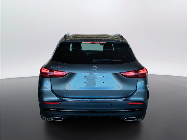 Mercedes-Benz GLA 200 d - foto 4 di 4