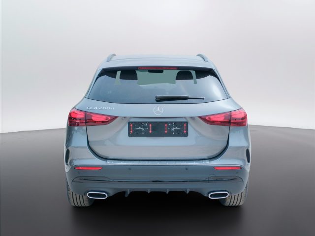 Mercedes-Benz GLA 200 d - foto 4 di 4