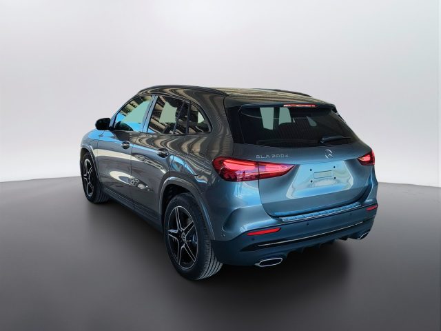Mercedes-Benz GLA 200 d - foto 3 di 4