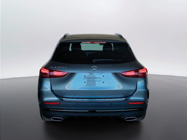 Mercedes-Benz GLA 200 d - foto 4 di 4