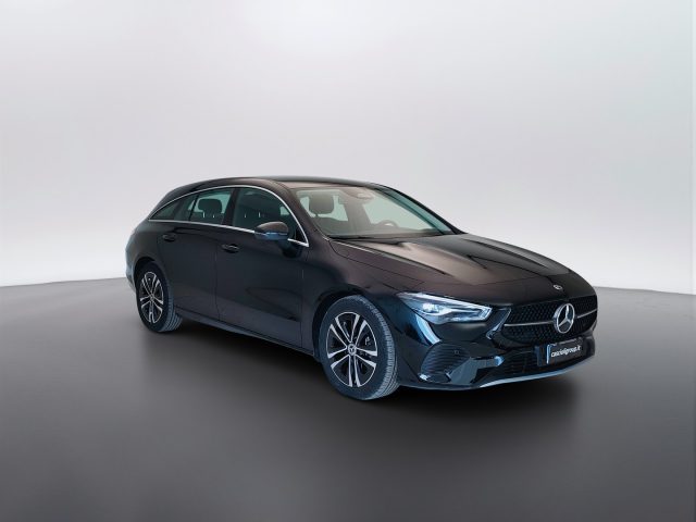 Mercedes-Benz CLA Sh.Brake - X118 2023 - Shooting Brake 180 d Adva - foto 3 di 4