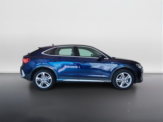 Audi Q3 I 2019 Sportback - Sportback 35 1.5 tfsi mhev S - foto 4 di 4