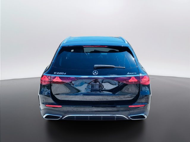 Mercedes-Benz E 220 d 4MATIC Station Wagon - foto 4 di 4