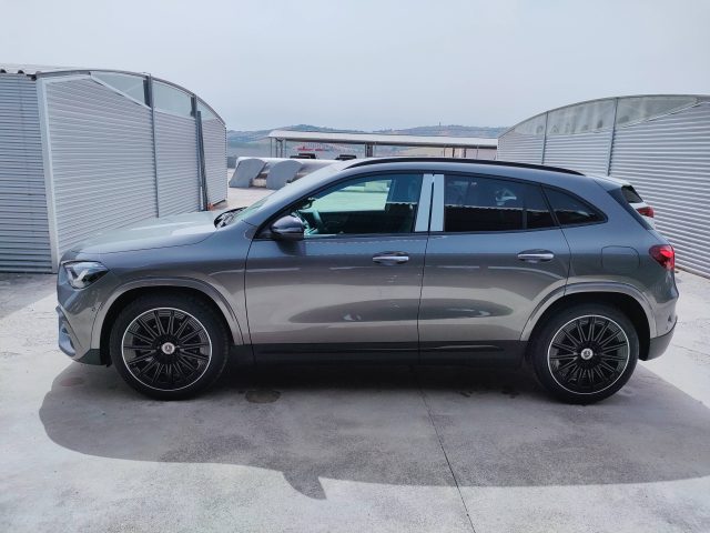 Mercedes-Benz GLA 200 d - foto 3 di 4