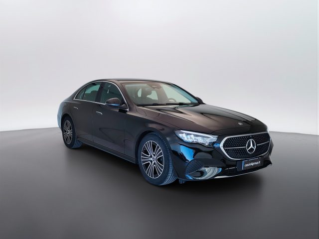 Mercedes-Benz CLA sse E- W214 Berlina - E 200 d Advanced auto - foto 3 di 4