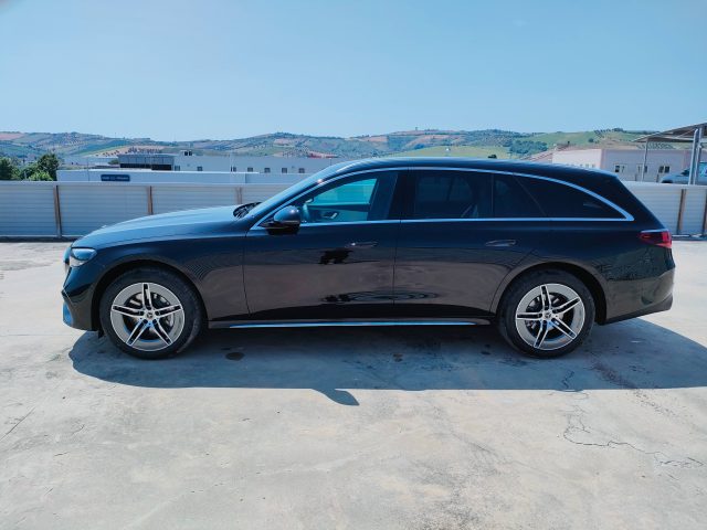 Mercedes-Benz E 220 d 4MATIC Station Wagon - foto 3 di 4