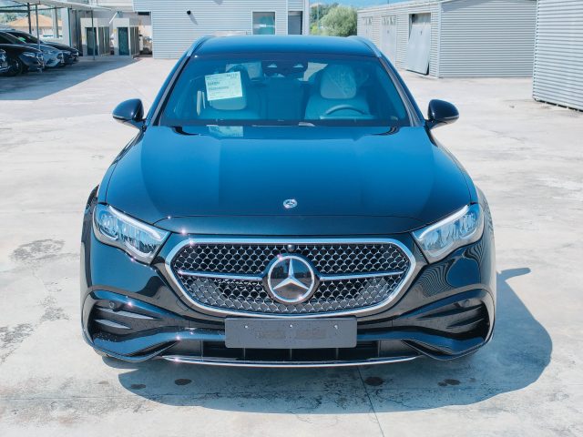 Mercedes-Benz E 220 d 4MATIC Station Wagon - foto 2 di 4