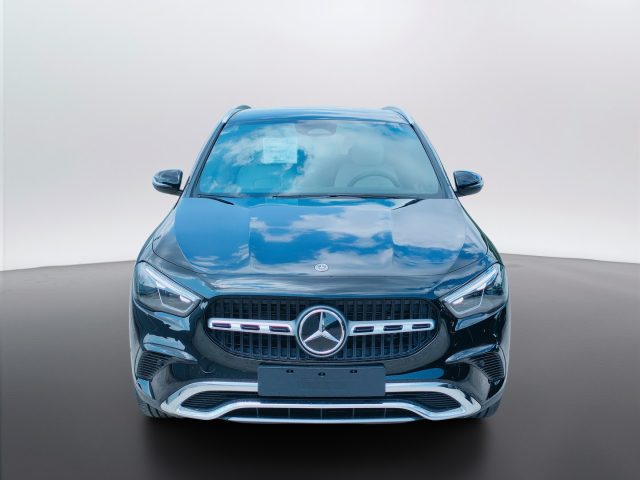 Mercedes-Benz GLA 180 d - foto 2 di 4